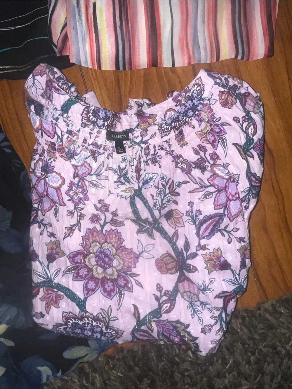 Five blouse bundle - Picture 2 of 16